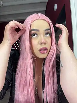 Snapshot of krisstenSantos chatting on 01-17-26, 01:49 krisstenSantos online show from 01-17-26, 01:49