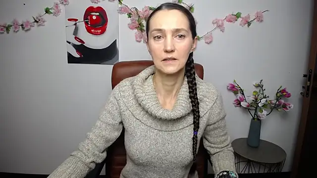 TayaFinch online show from 11-07-25, 01:11