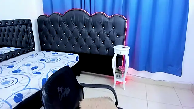 Cordelia Perlman online show from 04-19-26, 01:32