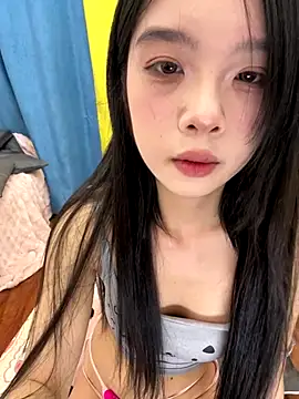 Snapshot of qiqi_x chatting on 11-19-25, 12:49 qiqi x online show from 11-19-25, 12:49