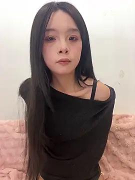 Snapshot of qiqi_x chatting on 12-02-25, 02:12 qiqi x online show from 12-02-25, 02:12