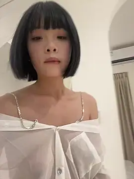 Snapshot of qiqi_x chatting on 01-14-26, 12:33 qiqi x online show from 01-14-26, 12:33