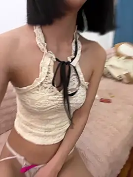 Snapshot of qiqi_x chatting on 03-12-26, 02:34 qiqi x online show from 03-12-26, 02:34