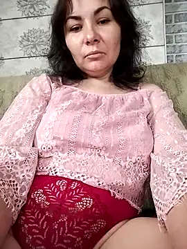 Snapshot of Mia24Blove chatting on 10-19-25, 09:21 Mia24Blove online show from 10-19-25, 09:21