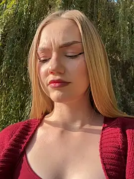 MilaMoone online show from 11-06-25, 11:00