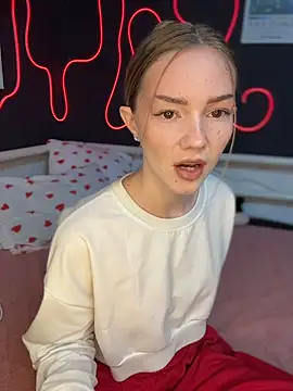 MilaMoone online show from 04-09-26, 11:15