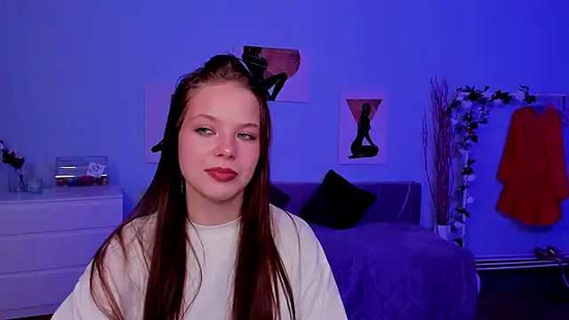 Snapshot of BetsyKiss chatting on 10-22-25, 05:19 BetsyKiss online show from 10-22-25, 05:19