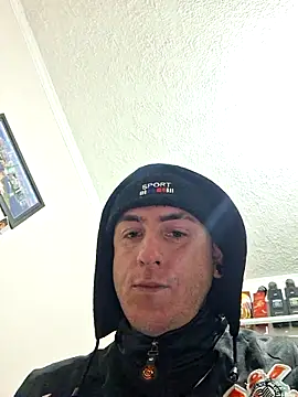 Snapshot of Bottz777 chatting on 10-24-25, 10:00 Bottz777 online show from 10-24-25, 10:00