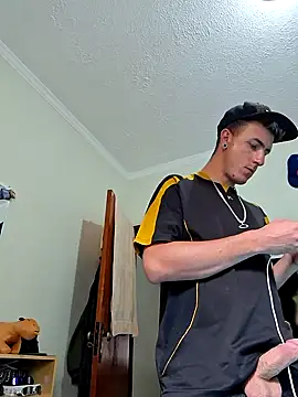 Snapshot of Bottz777 chatting on 10-31-25, 03:46 Bottz777 online show from 10-31-25, 03:46