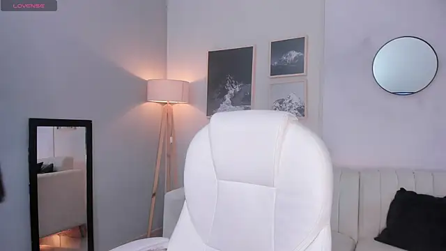 Tiffany Low online show from 12-14-25, 01:27