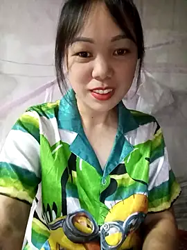 Snapshot of Tary_toot chatting on 10-13-25, 10:37 Tary toot online show from 10-13-25, 10:37