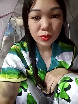 Snapshot of Tary_toot chatting on 10-13-25, 10:43 Tary toot online show from 10-13-25, 10:43