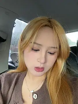 yuki june online show from 10-24-25, 08:22