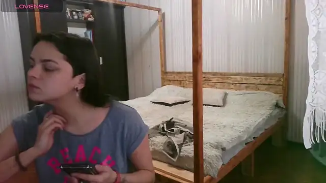 Snapshot of EthelsLover chatting on 12-17-25, 09:37 EthelsLover online show from 12-17-25, 09:37