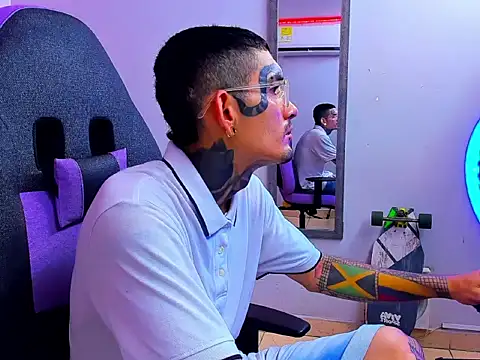 boy tatto777 online show from 09-23-25, 01:14