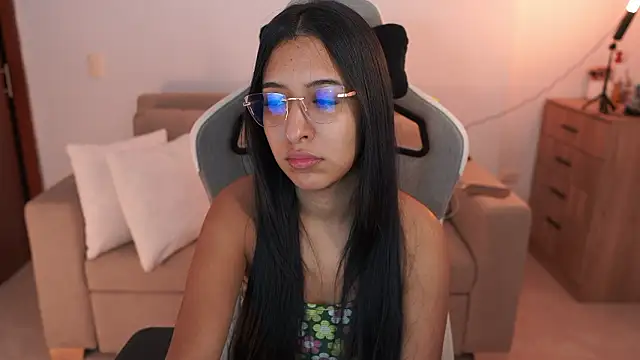 Snapshot of Valerygomez02 chatting on 03-08-26, 01:48 Valerygomez02 online show from 03-08-26, 01:48