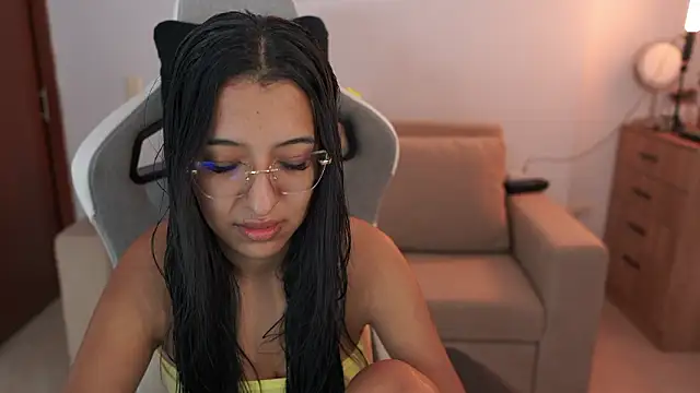 Snapshot of Valerygomez02 chatting on 03-10-26, 02:22 Valerygomez02 online show from 03-10-26, 02:22