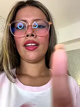 EMILIIA RICHTER   online show from 10-30-25, 06:08