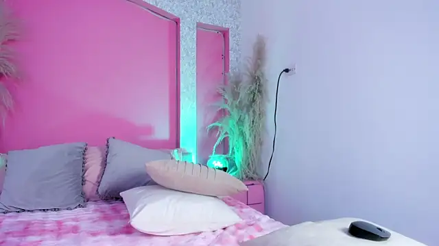 Peytonn Monroe online show from 02-07-26, 07:50