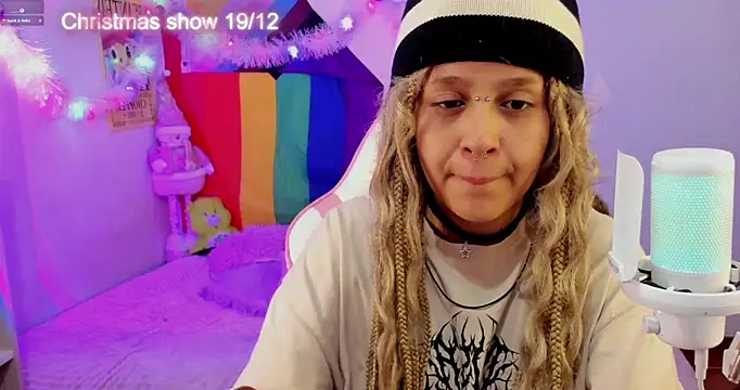 NekoWaifu online show from 12-17-25, 01:50