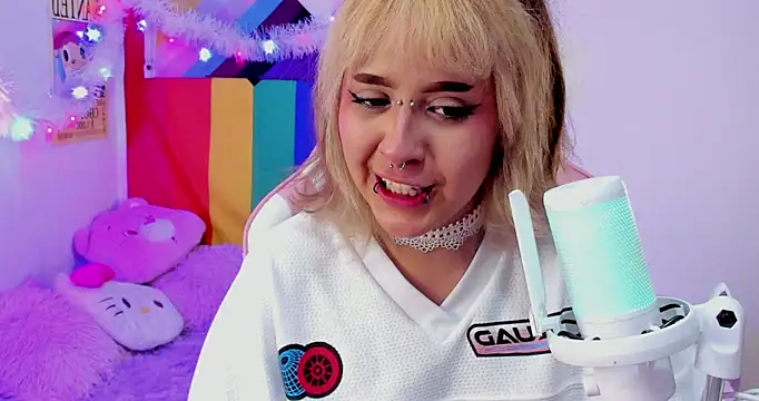 NekoWaifu online show from 01-06-26, 02:54