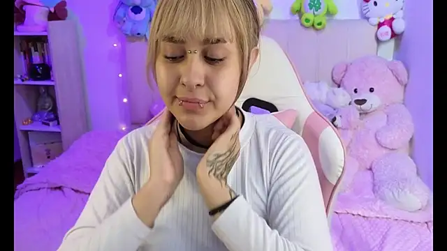 NekoWaifu online show from 04-09-26, 01:38