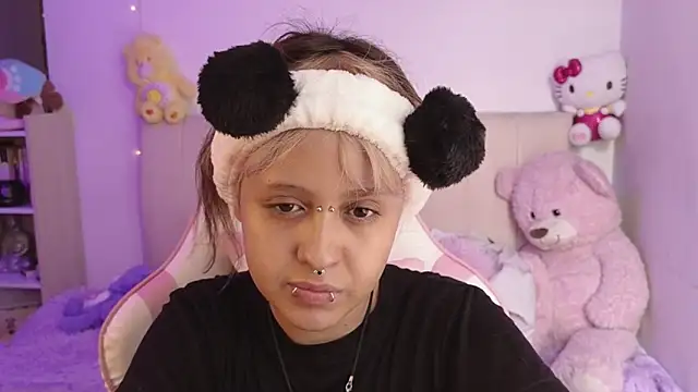 NekoWaifu online show from 05-14-26, 02:13