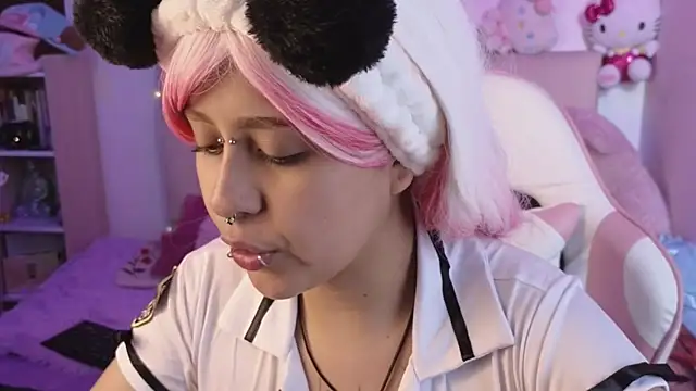 NekoWaifu online show from 05-25-26, 03:07
