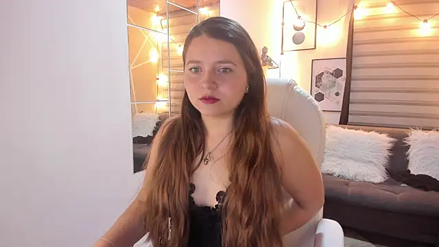 Snapshot of sophiee09_ chatting on 10-08-25, 01:53 sophiee09 online show from 10-08-25, 01:53