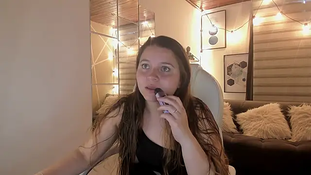 Snapshot of sophiee09_ chatting on 10-13-25, 03:12 sophiee09 online show from 10-13-25, 03:12