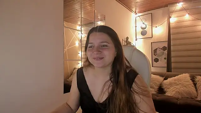 Snapshot of sophiee09_ chatting on 10-14-25, 02:07 sophiee09 online show from 10-14-25, 02:07