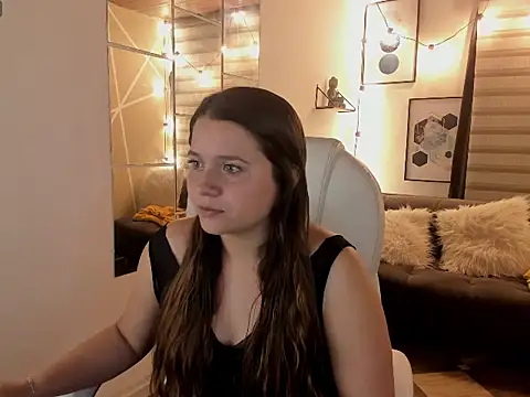Snapshot of sophiee09_ chatting on 10-15-25, 02:33 sophiee09 online show from 10-15-25, 02:33