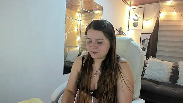 Snapshot of sophiee09_ chatting on 10-20-25, 01:11 sophiee09 online show from 10-20-25, 01:11