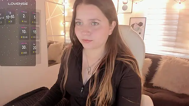 sophiee09  online show from 12-16-25, 02:00