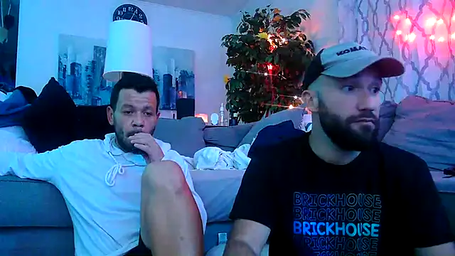 Snapshot of versatilevortex chatting on 09-16-25, 01:06 versatilevortex online show from 09-16-25, 01:06