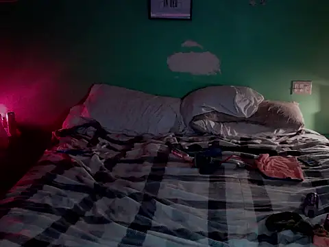 Snapshot of versatilevortex chatting on 10-03-25, 03:14 versatilevortex online show from 10-03-25, 03:14