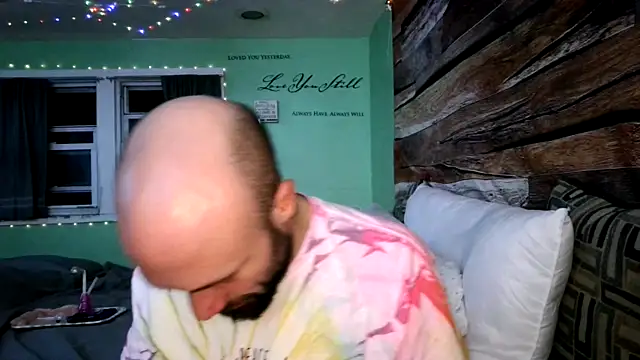 Snapshot of versatilevortex chatting on 10-31-25, 02:45 versatilevortex online show from 10-31-25, 02:45