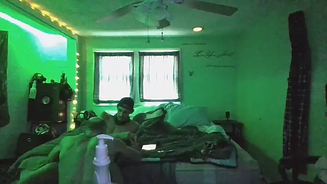 Snapshot of versatilevortex chatting on 02-04-26, 12:22 versatilevortex online show from 02-04-26, 12:22