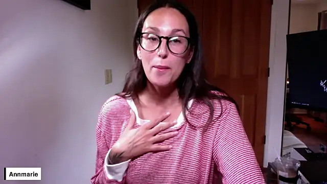 Snapshot of annmarieferrara chatting on 09-29-25, 06:02 annmarieferrara online show from 09-29-25, 06:02