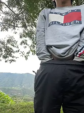 Snapshot of sky-wolves chatting on 11-19-25, 08:20 sky-wolves online show from 11-19-25, 08:20