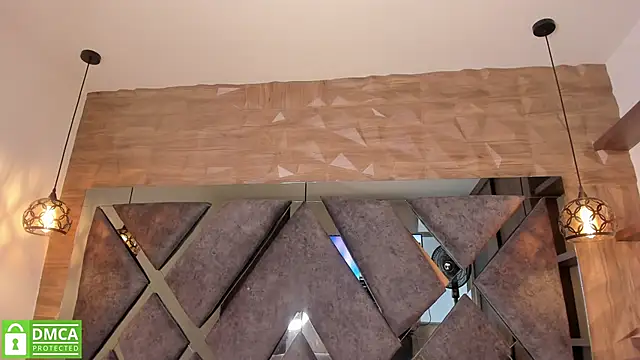 Scarlet  Jones  online show from 11-24-25, 10:20