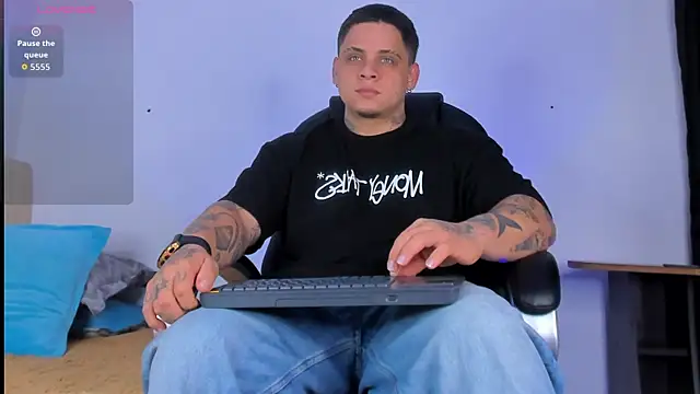 denis munera online show from 10-13-25, 09:42