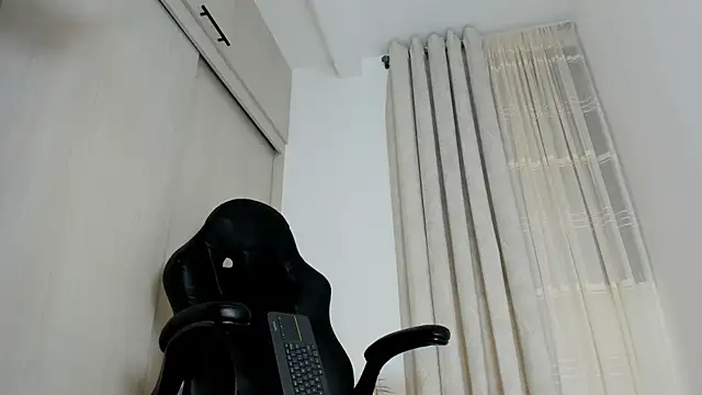 Biscuit oliva online show from 04-28-26, 02:27