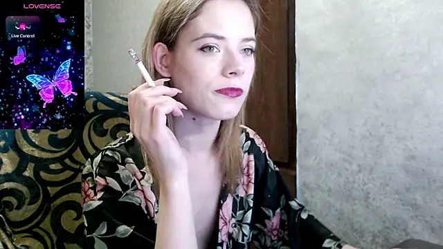 Kate  Loves online show from 11-18-25, 07:18