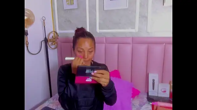 HoollyHendrix online show from 03-13-26, 08:26