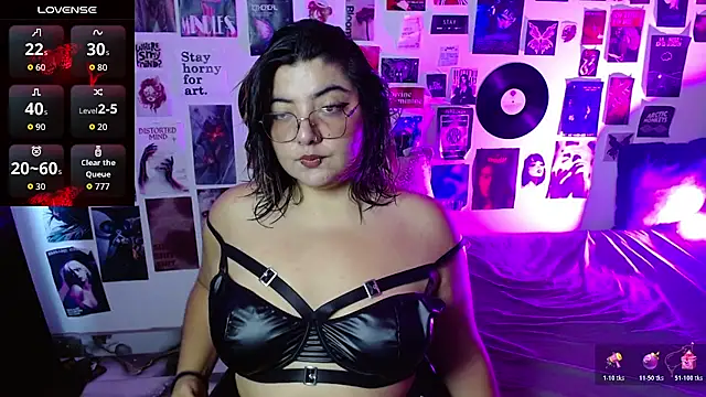 Roxy f w online show from 04-06-26, 02:40