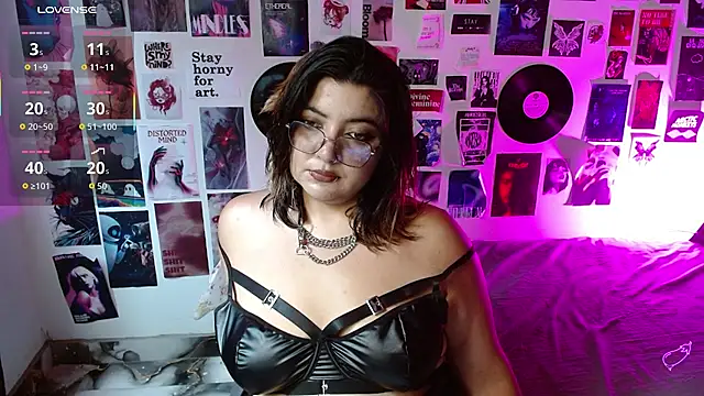 Roxy f w online show from 04-28-26, 06:24