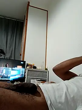 Snapshot of Mikaaa97 chatting on 11-16-25, 05:18 Mikaaa97 online show from 11-16-25, 05:18