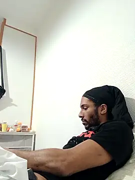 Snapshot of Mikaaa97 chatting on 12-16-25, 06:51 Mikaaa97 online show from 12-16-25, 06:51