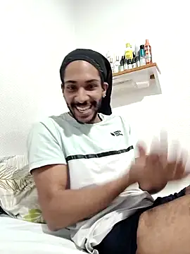 Snapshot of Mikaaa97 chatting on 12-21-25, 04:58 Mikaaa97 online show from 12-21-25, 04:58